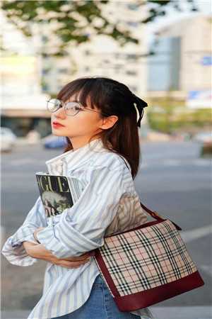 父亲病重男友失约后，我改嫁他的合伙人兄弟小说